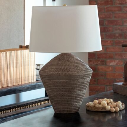 BLACK CERAMIC TABLE LAMP