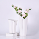FLOW EDGE VASE WHITE