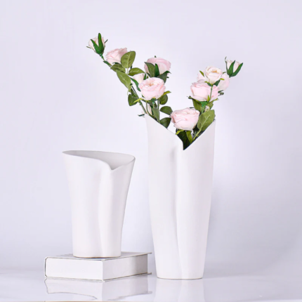 FLOW EDGE VASE WHITE