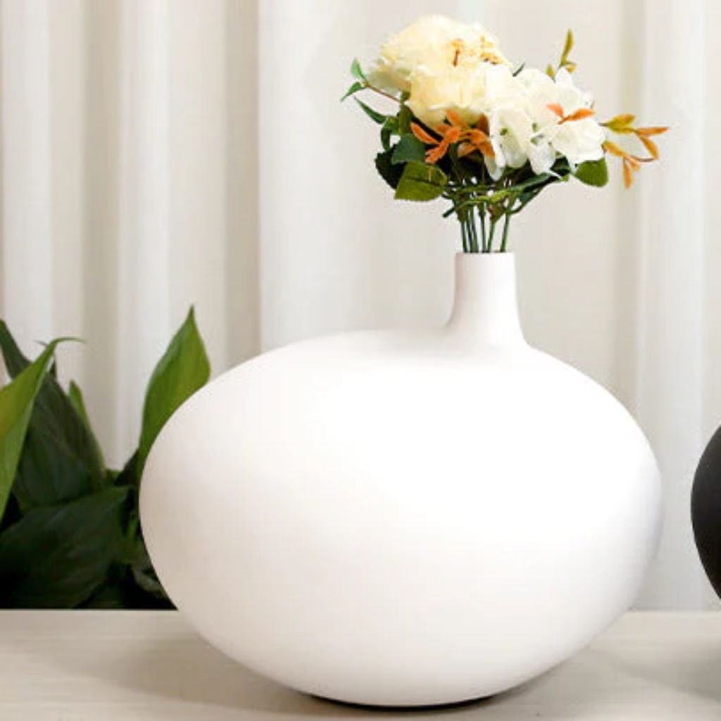 1 ROUNDED HARMONY VASE WHITE