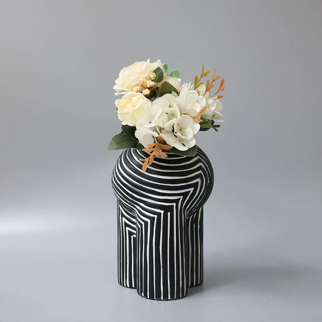 1 HARMONIC FORM ABSTRACT RESIN VASE