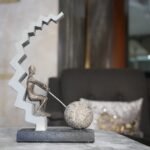 STEPS BRONZE STRIVE SHOWPIECE