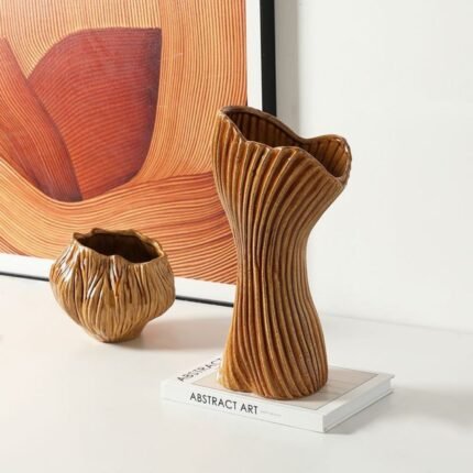 ELEGANT BROWN CERAMIC VASE