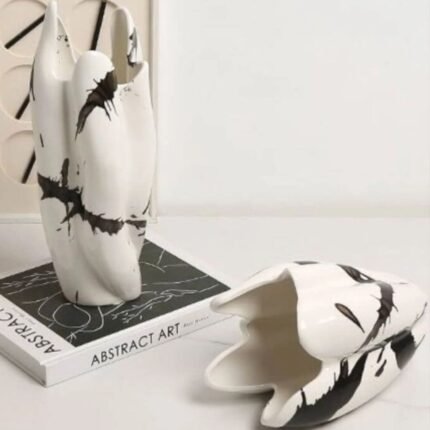 HAND PAINTED VASE MEDIUM