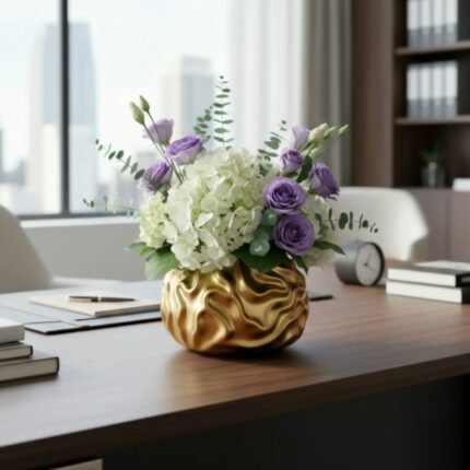 FLUID FORM VASE GOLD