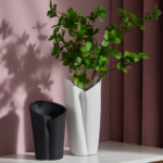 FLOW EDGE VASE BLACK