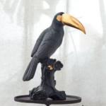 TOUCAN SCULPTURE BLACK GOLD — matte black and gold porcelain, 14.961 in tall, Boldblack collection