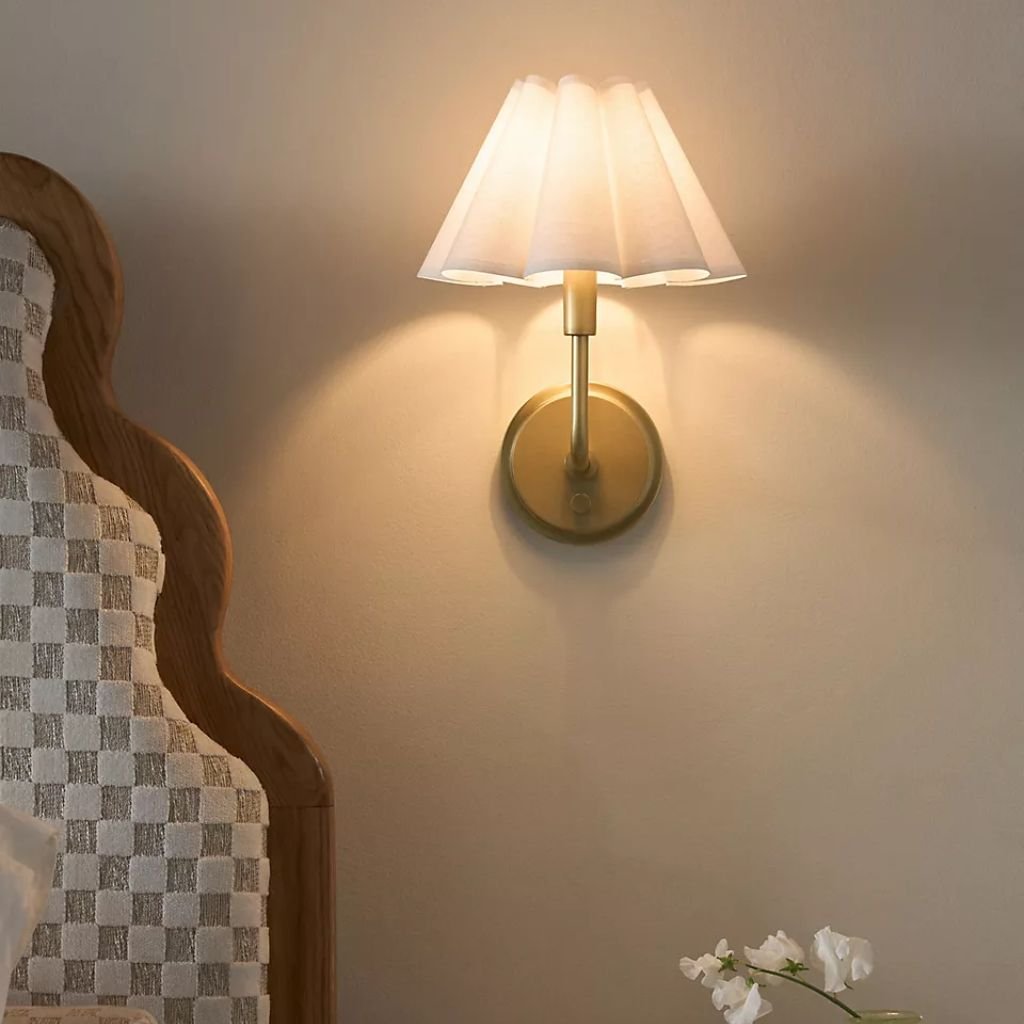 REGINA ANDREW POLLY SCALLOPED SHADED METAL SCONCE WALL LIGHT IN WHITE REGINA ANDREW POLLY SCALLOPED SHADED METAL SCONCE WALL LIGHT IN WHITE
