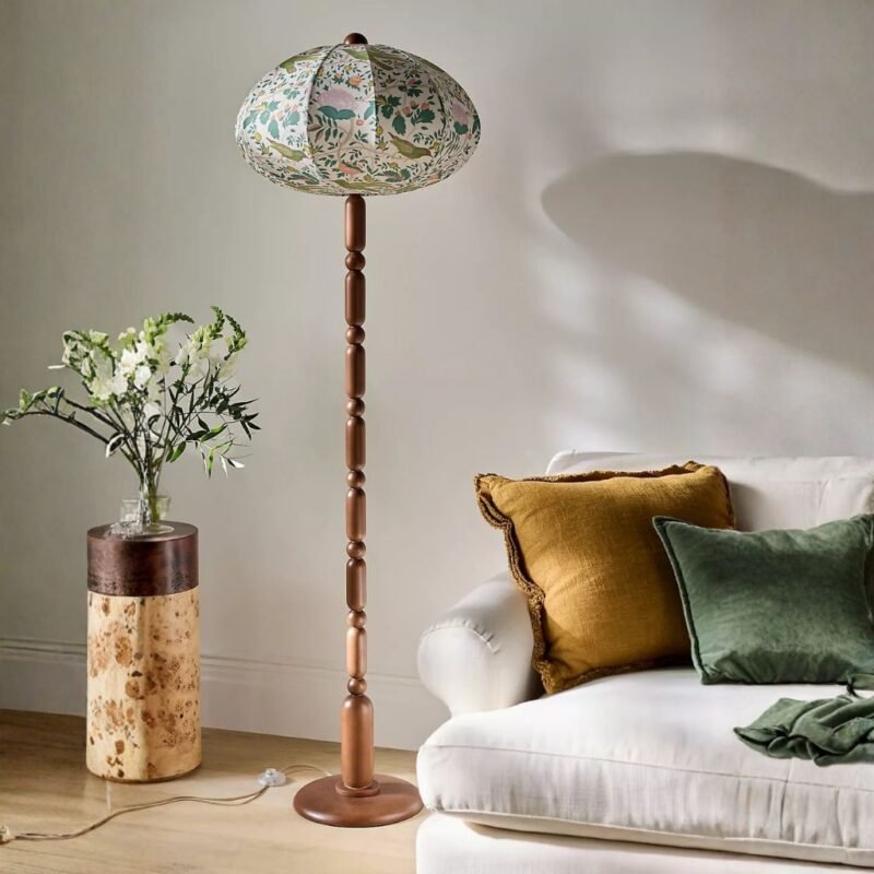 DUMPLING WOOD FLOOR LAMP WREN