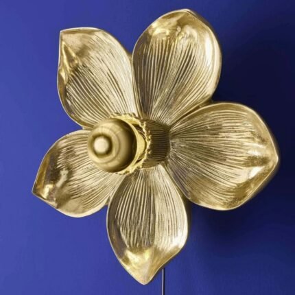 BLOOM FLOWER WALL LIGHT IN GOLD