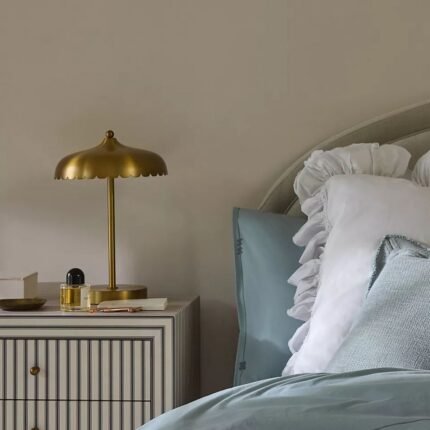 SIMONE BRONZE METAL TABLE LAMP