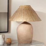 PORCELAIN TABLE LAMP IN LIGHT SAND