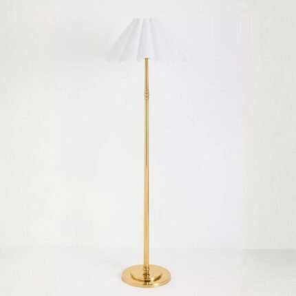 ANTIQUE BRASS CLASSIC FLOOR LAMP WITH SCALLOPED SHADE