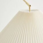 WHITE FLOOR LAMP WITH OVERARCHING DESIGN