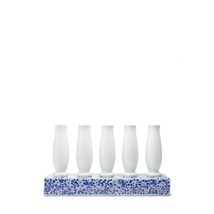 DELFT FIVE VASE SET BY MARCEL WANDERS sets on a cobalt blue floral rectangular tray, front view